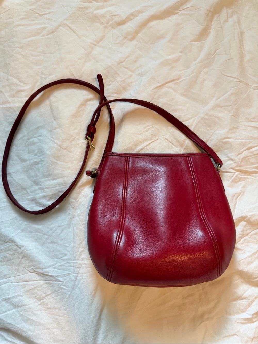 Coach No 9990 Vintage glove tanned leather pouch purse crossbody red